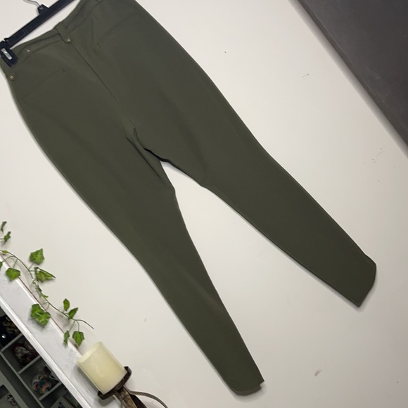 Olive Green -Belted - EXPRESS- size 12 - Picture 5 of 5